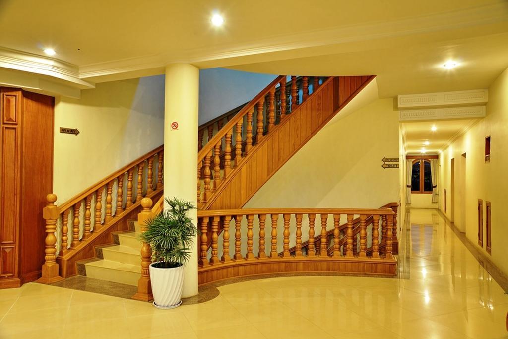 Win Unity Hotel Pyin Oo Lwin Buitenkant foto