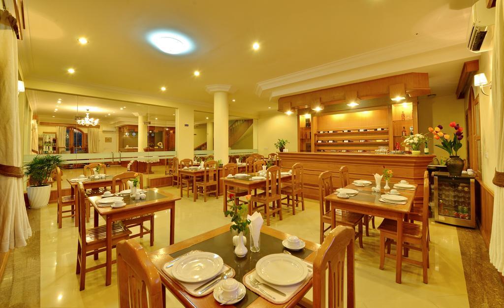 Win Unity Hotel Pyin Oo Lwin Buitenkant foto