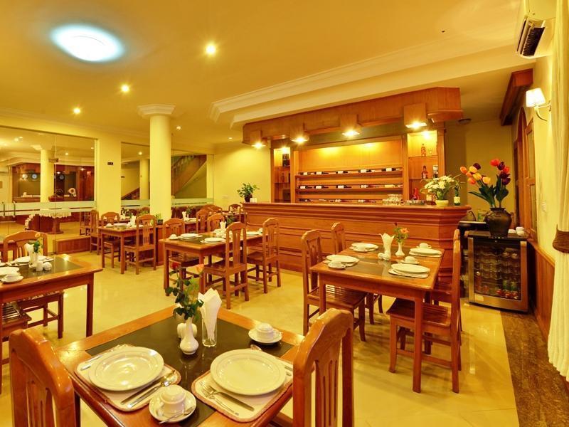 Win Unity Hotel Pyin Oo Lwin Buitenkant foto