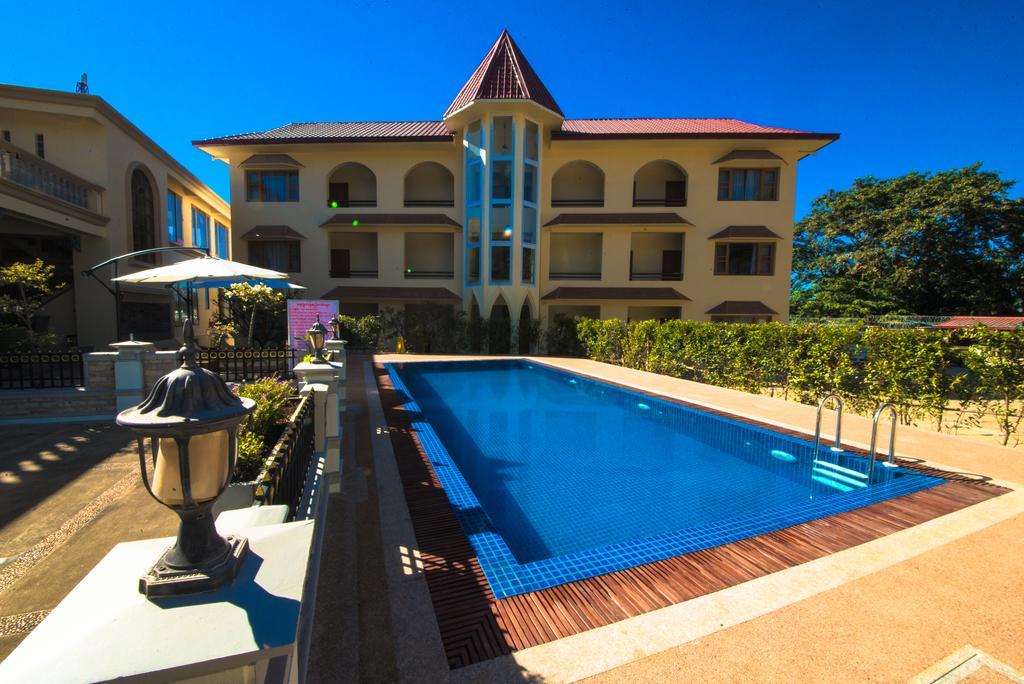 Win Unity Hotel Pyin Oo Lwin Buitenkant foto