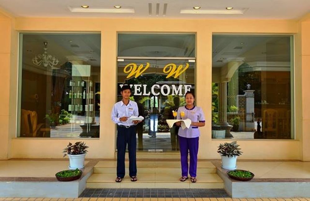 Win Unity Hotel Pyin Oo Lwin Buitenkant foto