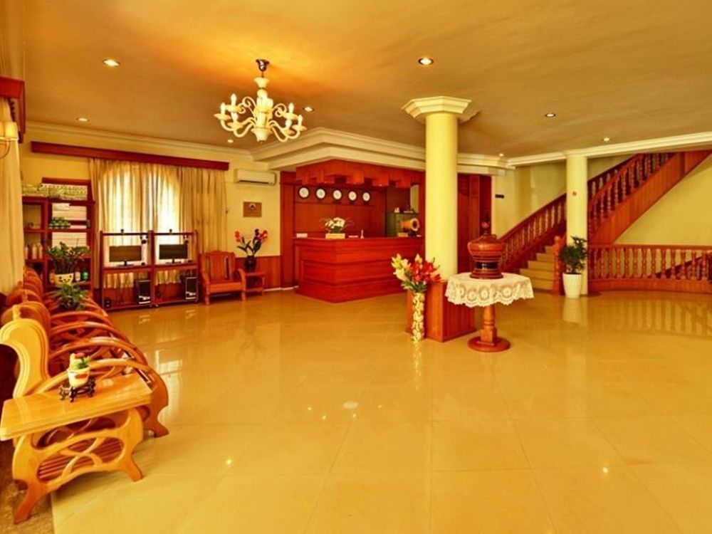 Win Unity Hotel Pyin Oo Lwin Buitenkant foto