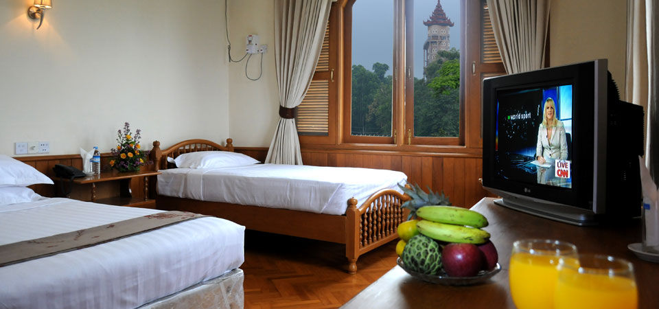 Win Unity Hotel Pyin Oo Lwin Buitenkant foto