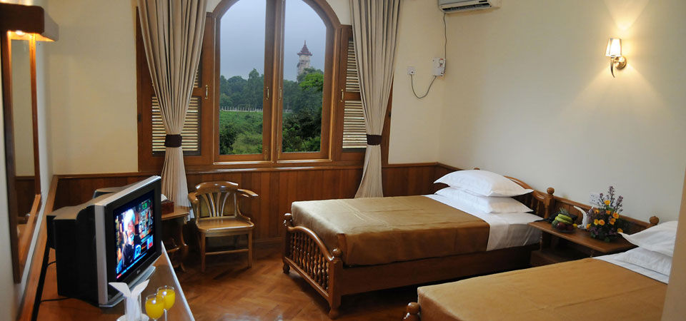 Win Unity Hotel Pyin Oo Lwin Buitenkant foto