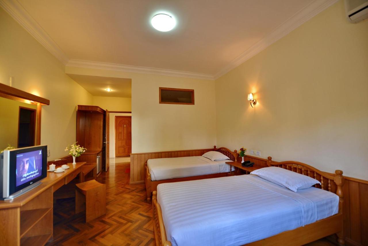 Win Unity Hotel Pyin Oo Lwin Buitenkant foto