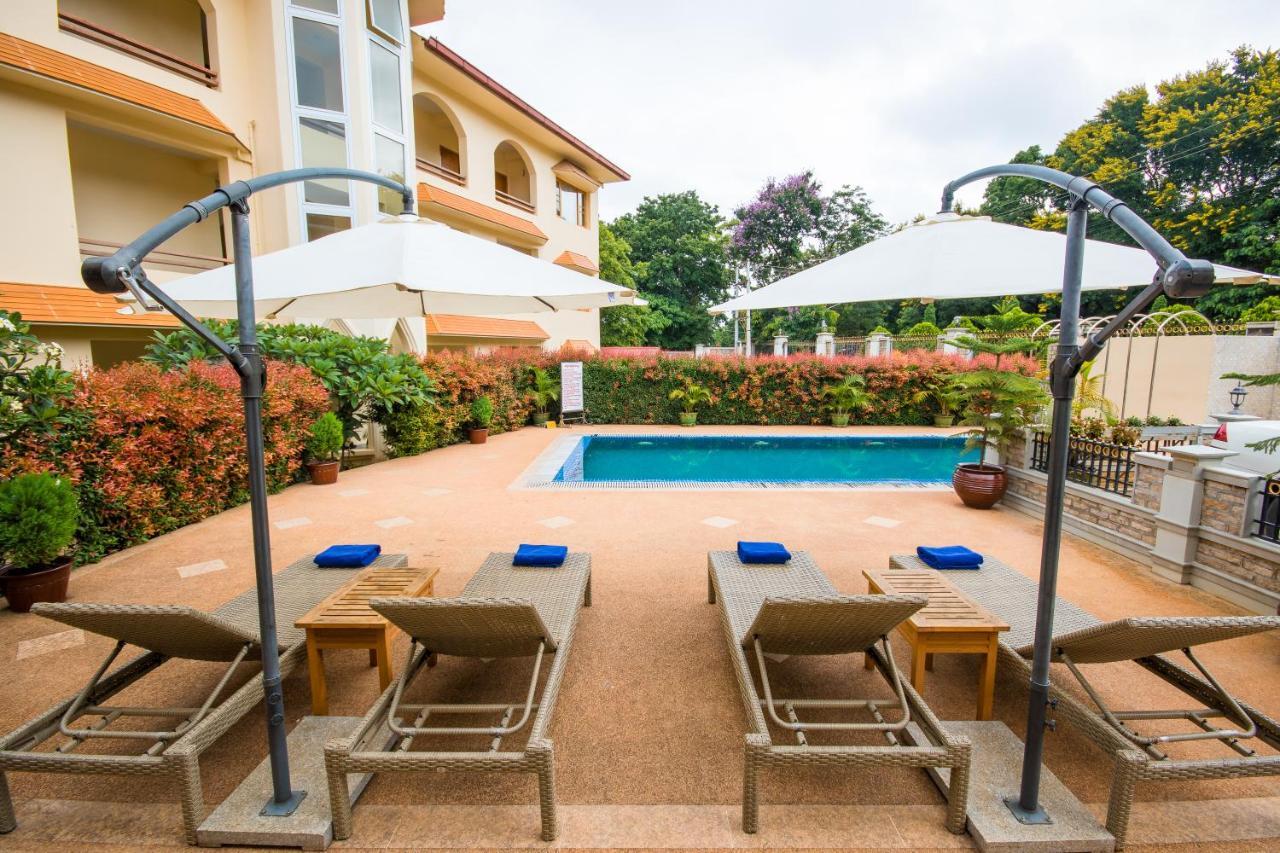 Win Unity Hotel Pyin Oo Lwin Buitenkant foto